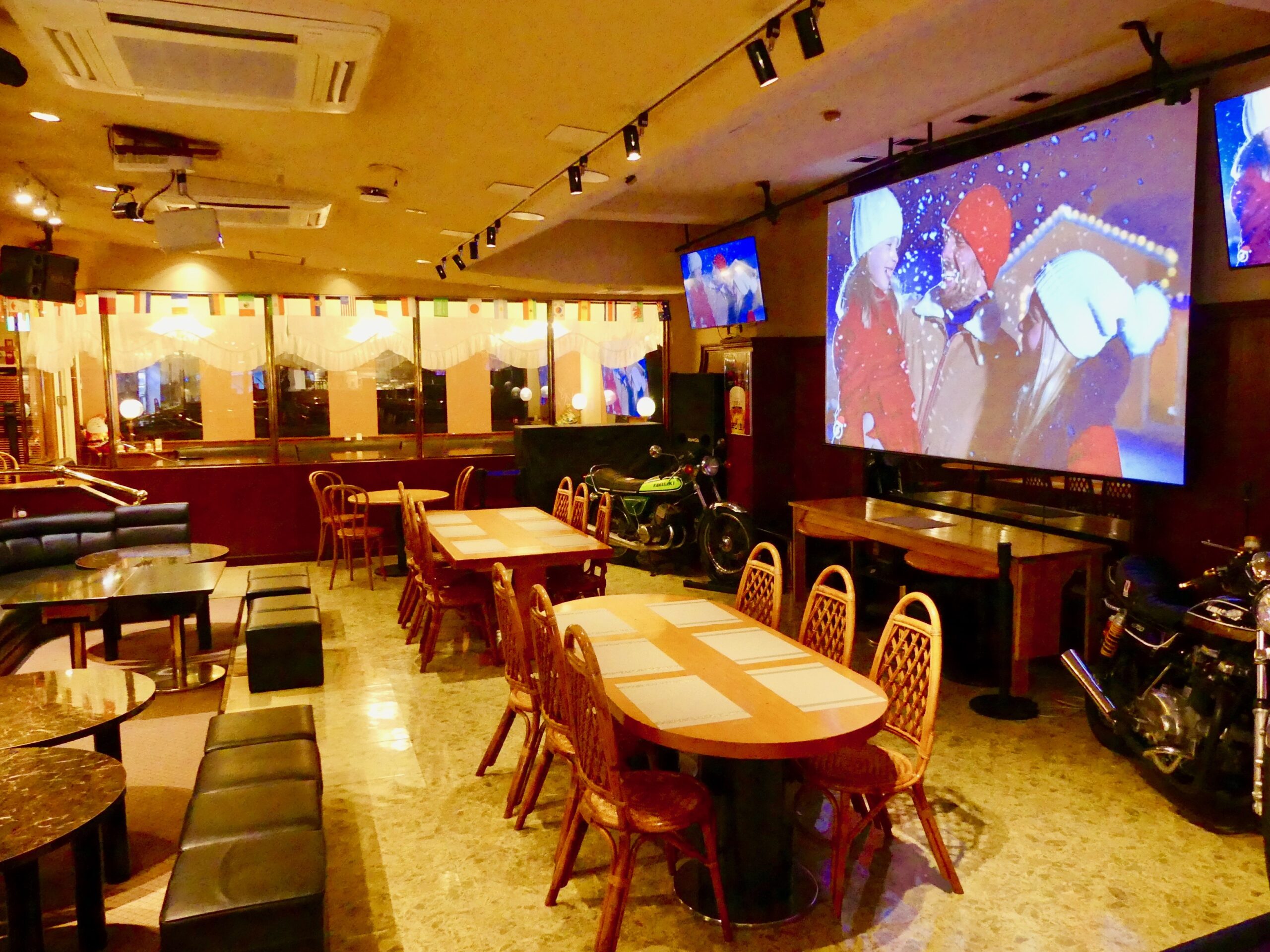 ラーメンさん専用 ブラック ロードバイク エヌマジに集まりバイク弄り後に 安定のいわせ🍜😁 いわせで